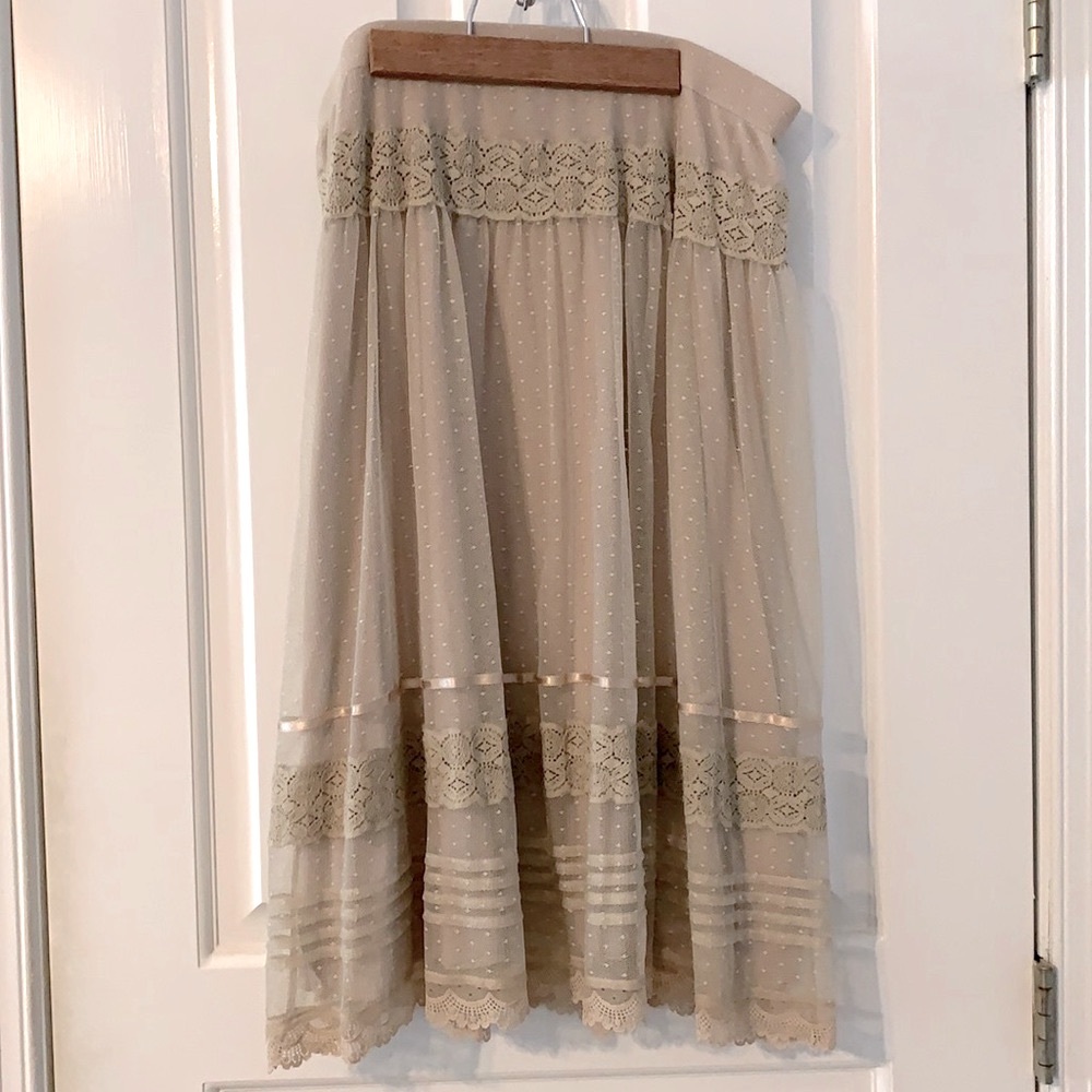 Apt 9 Tan Beige Lace skirt L